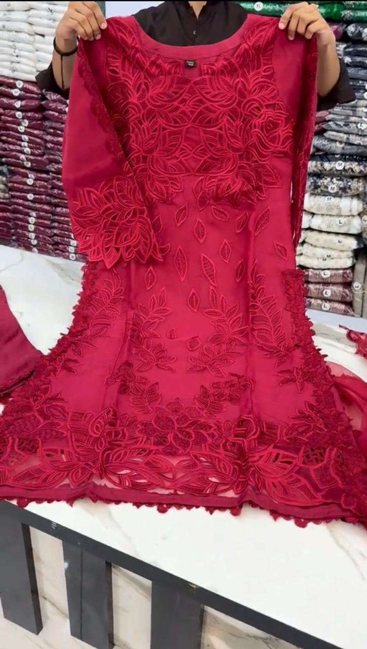 Komal Pretty 3 Piece Suit