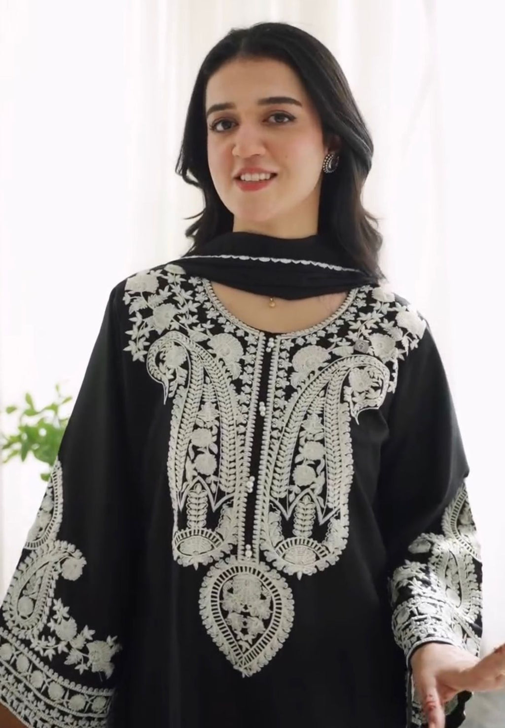 Omal Embroidered 3pc