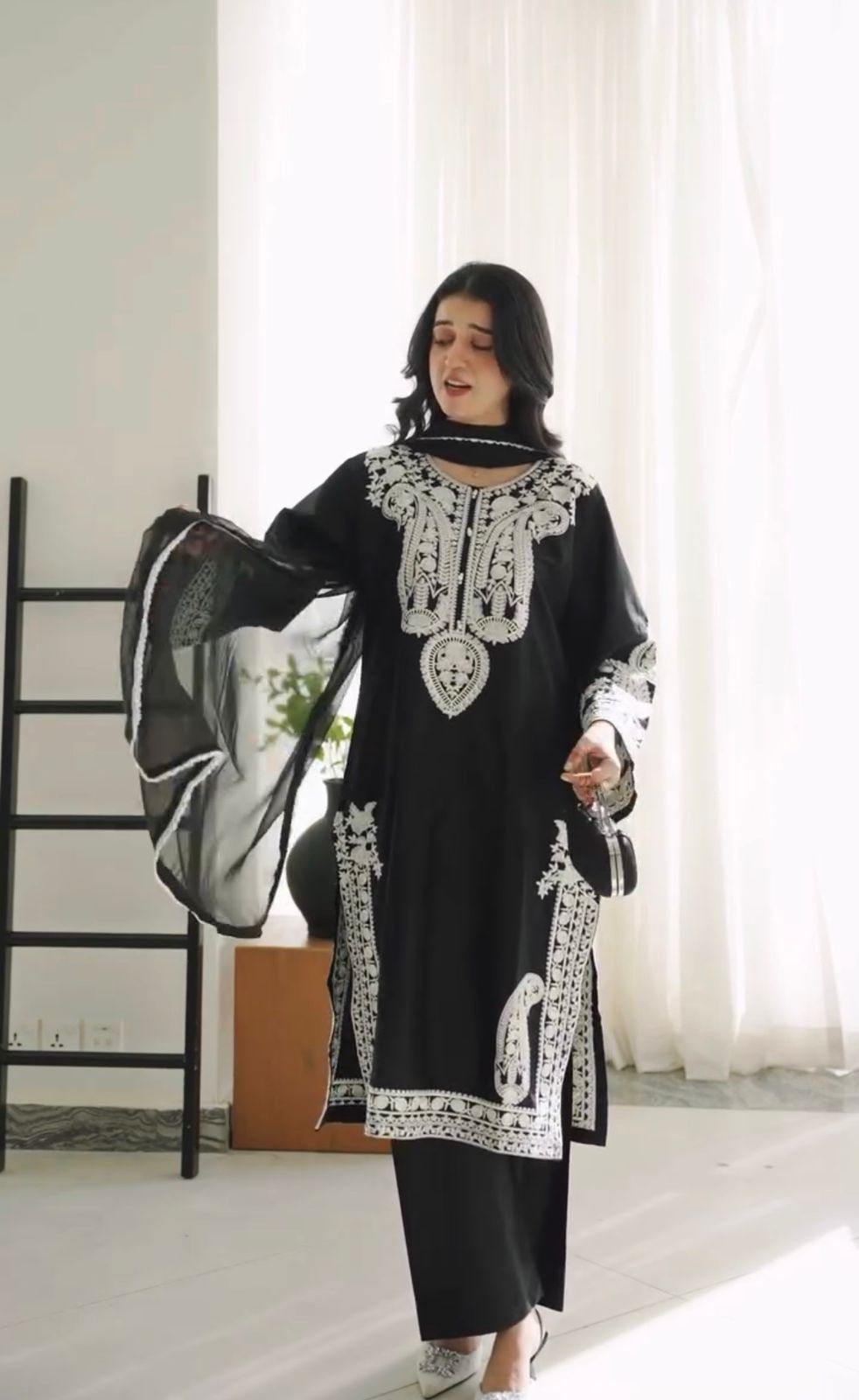 Omal Embroidered 3pc